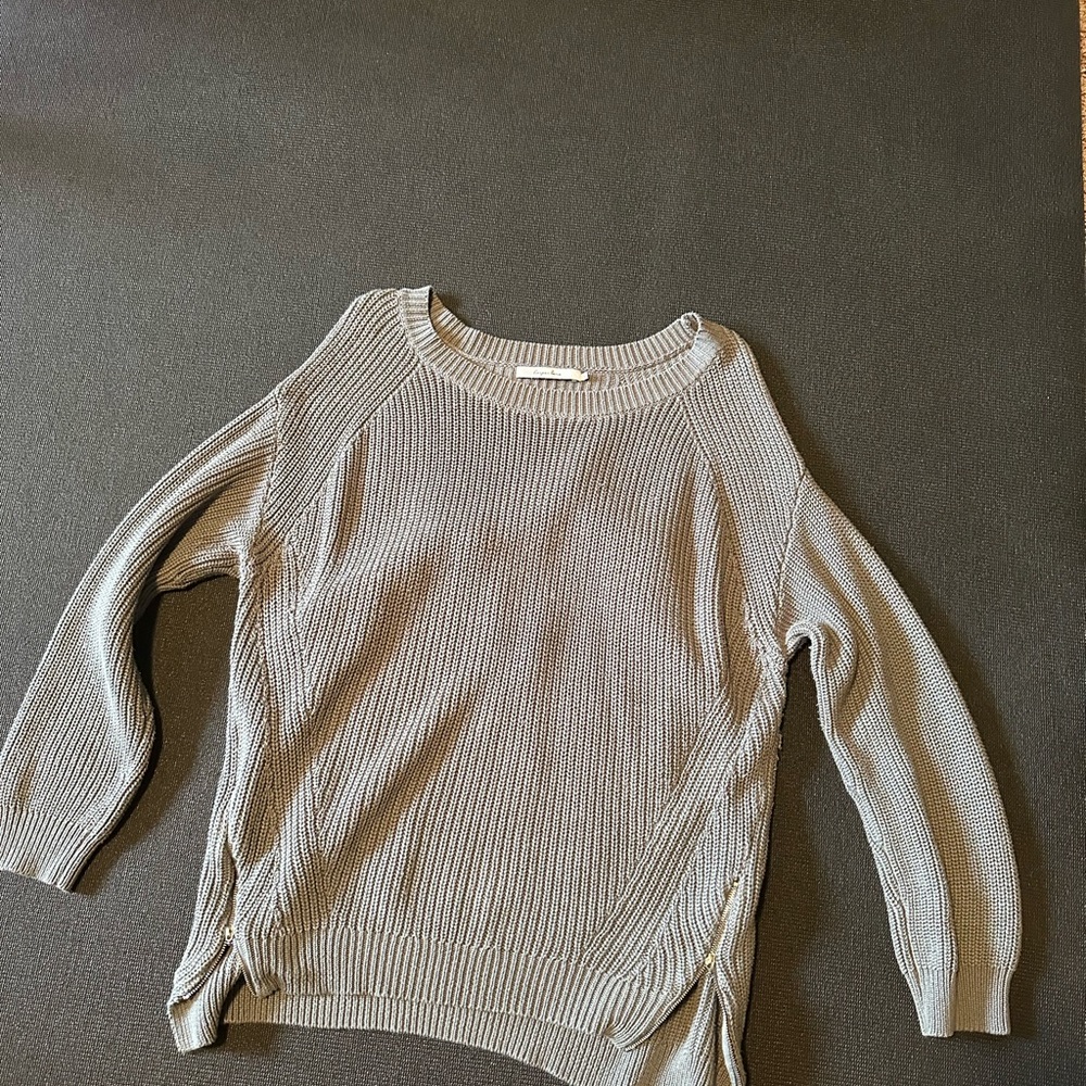 Harper Lane crew neck Sweater with zipper accents
